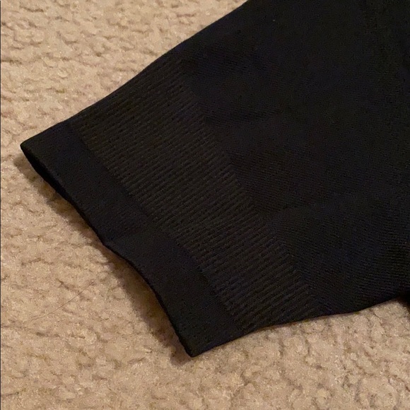 NWT Gymshark black ultra seamless crop top - Picture 8 of 12